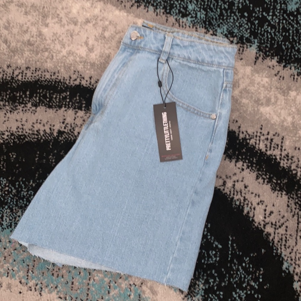 Light Blue Wash Loose Fit Girlfriend Denim Shorts